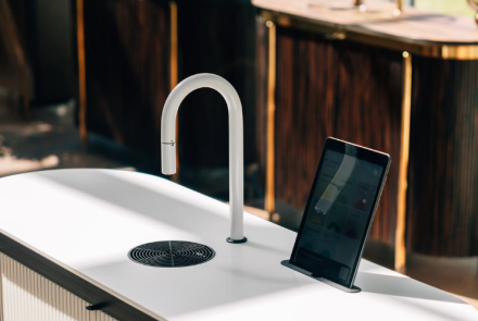 TopHealth: Smart Hydration Solution for Daily Wellbeing